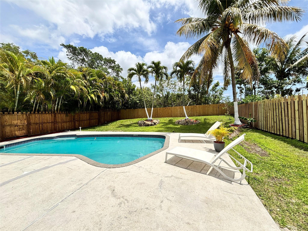 2990 Nw 68th Avenue - Photo 1