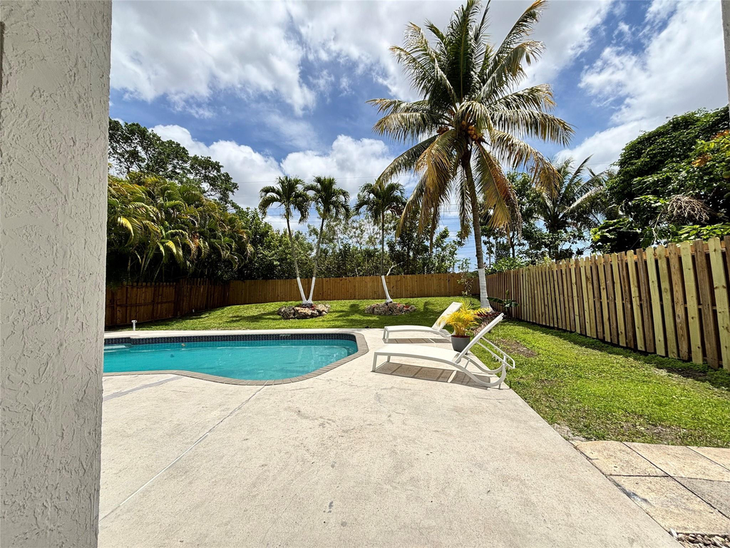 2990 Nw 68th Avenue - Photo 38