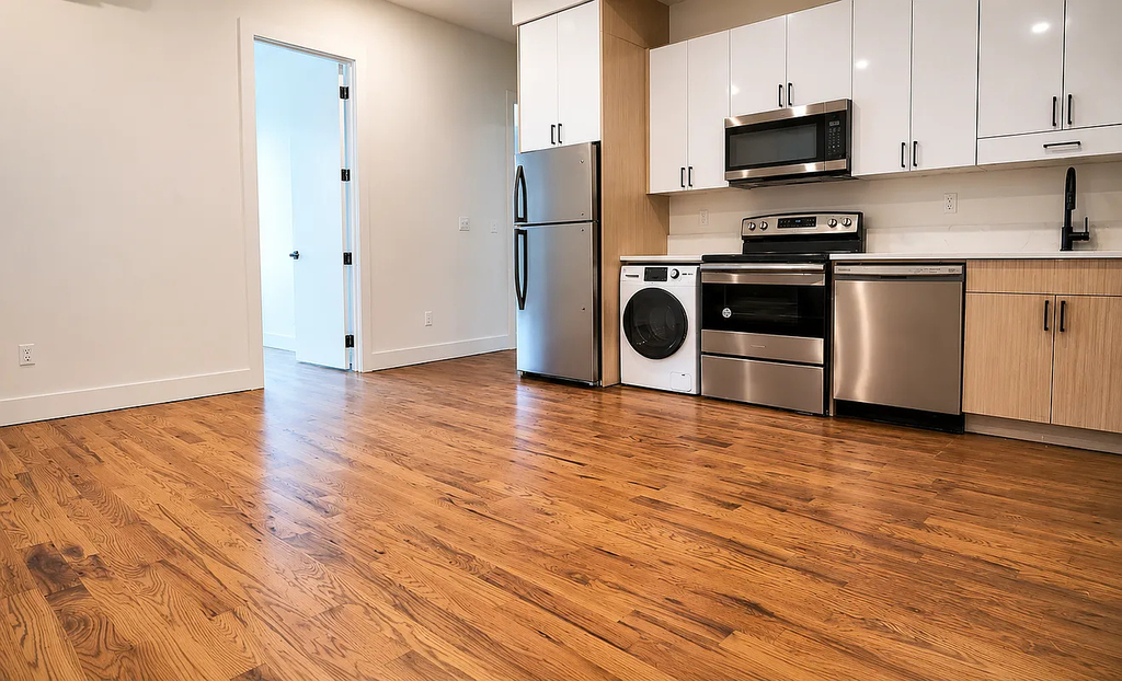 1710 Madison Street - Photo 0