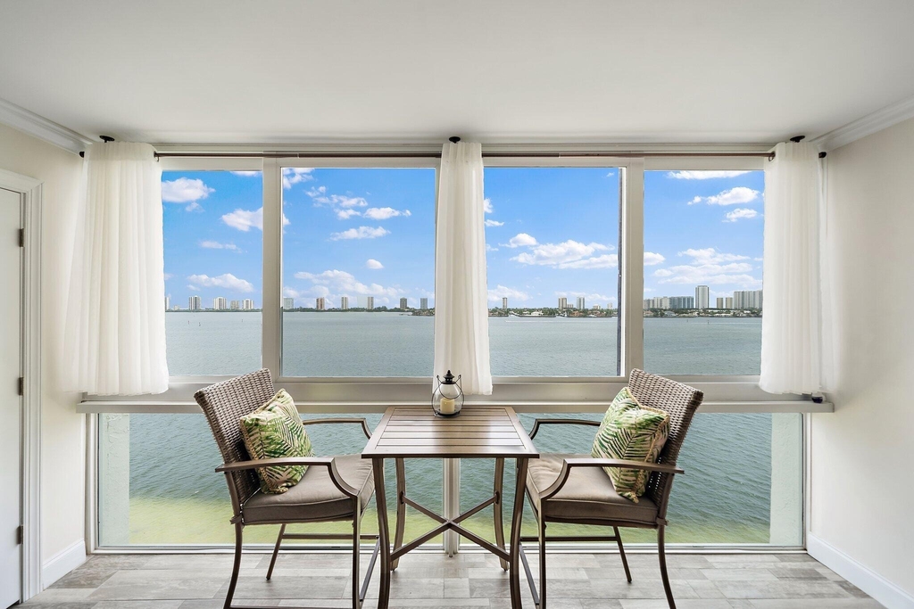 301 Lake Shore Drive - Photo 3