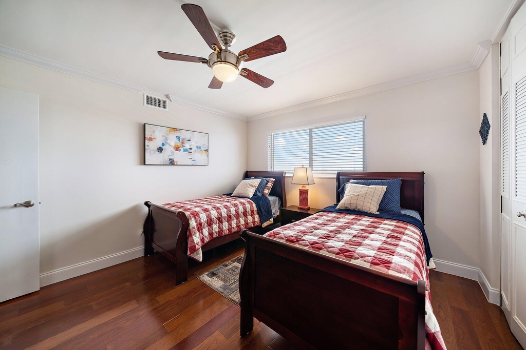 301 Lake Shore Drive - Photo 32