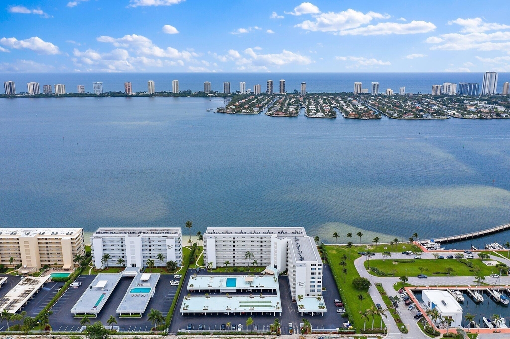 301 Lake Shore Drive - Photo 56