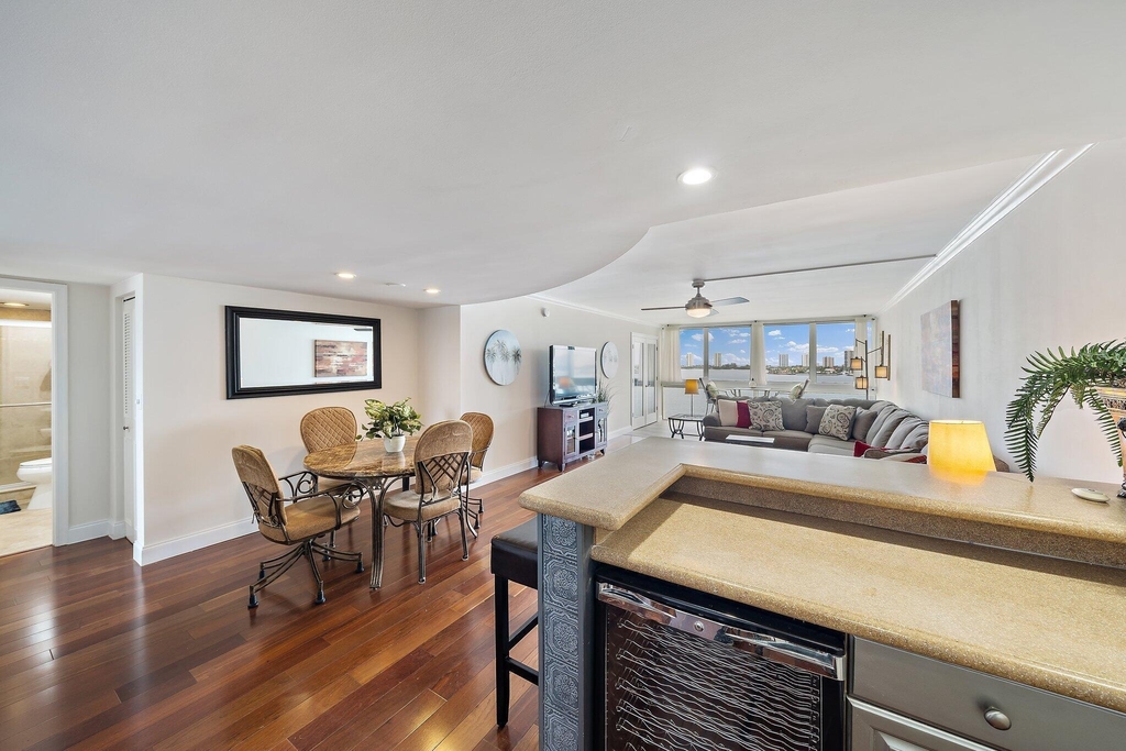 301 Lake Shore Drive - Photo 12