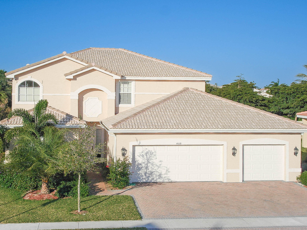 4668 Sw 183rd Avenue - Photo 0
