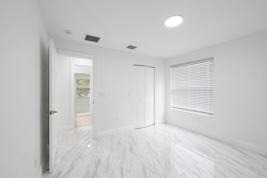 4668 Sw 183rd Avenue - Photo 9