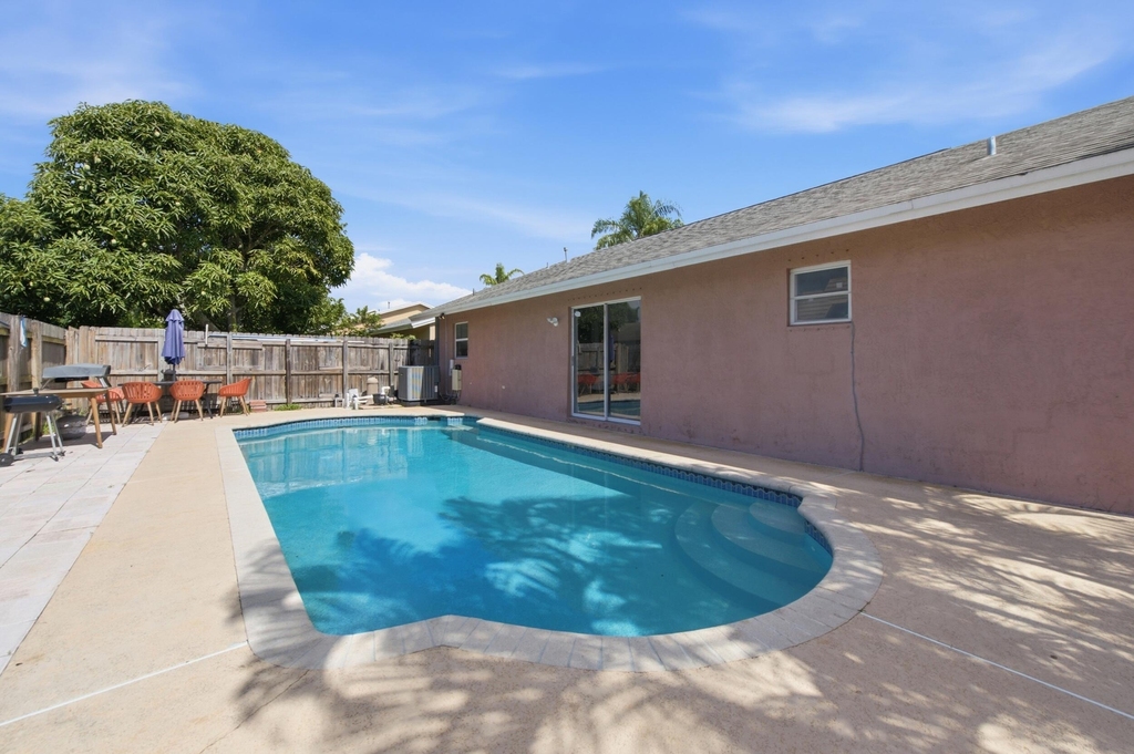 5635 Lake George Place - Photo 33