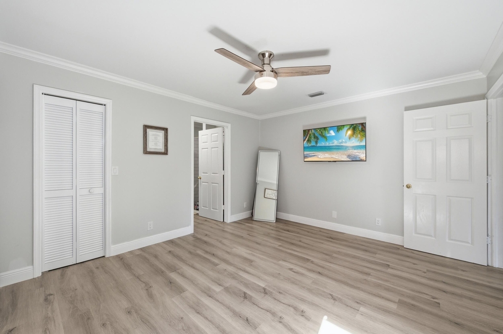 5635 Lake George Place - Photo 16