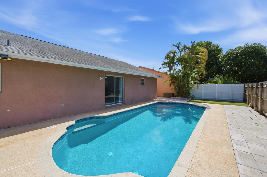 5635 Lake George Place - Photo 31