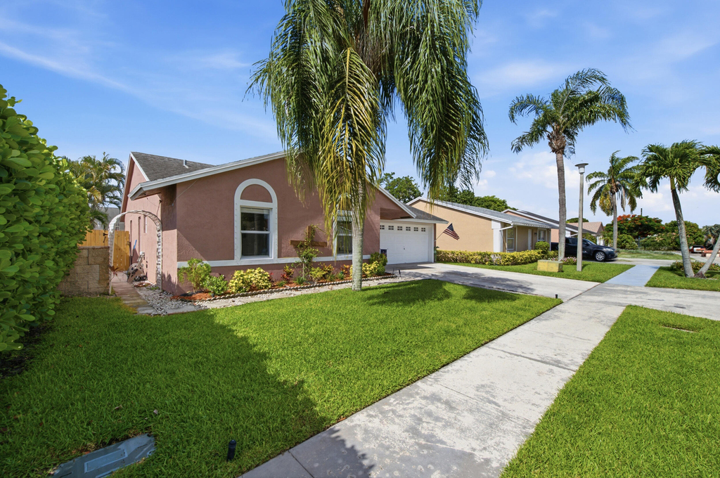 5635 Lake George Place - Photo 4