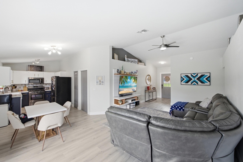 5635 Lake George Place - Photo 9