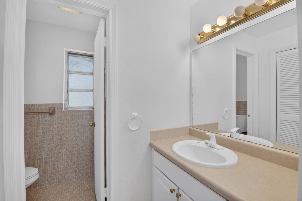 300 Nw 42nd Street - Photo 9