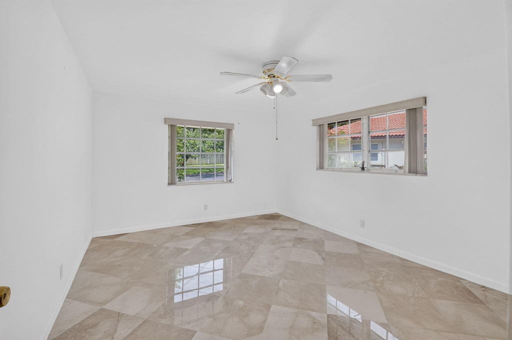 300 Nw 42nd Street - Photo 16