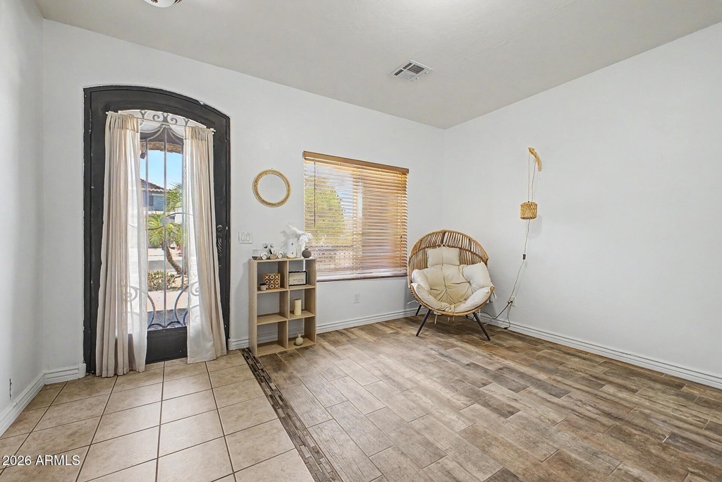 731 W Mesquite Tree Lane - Photo 3