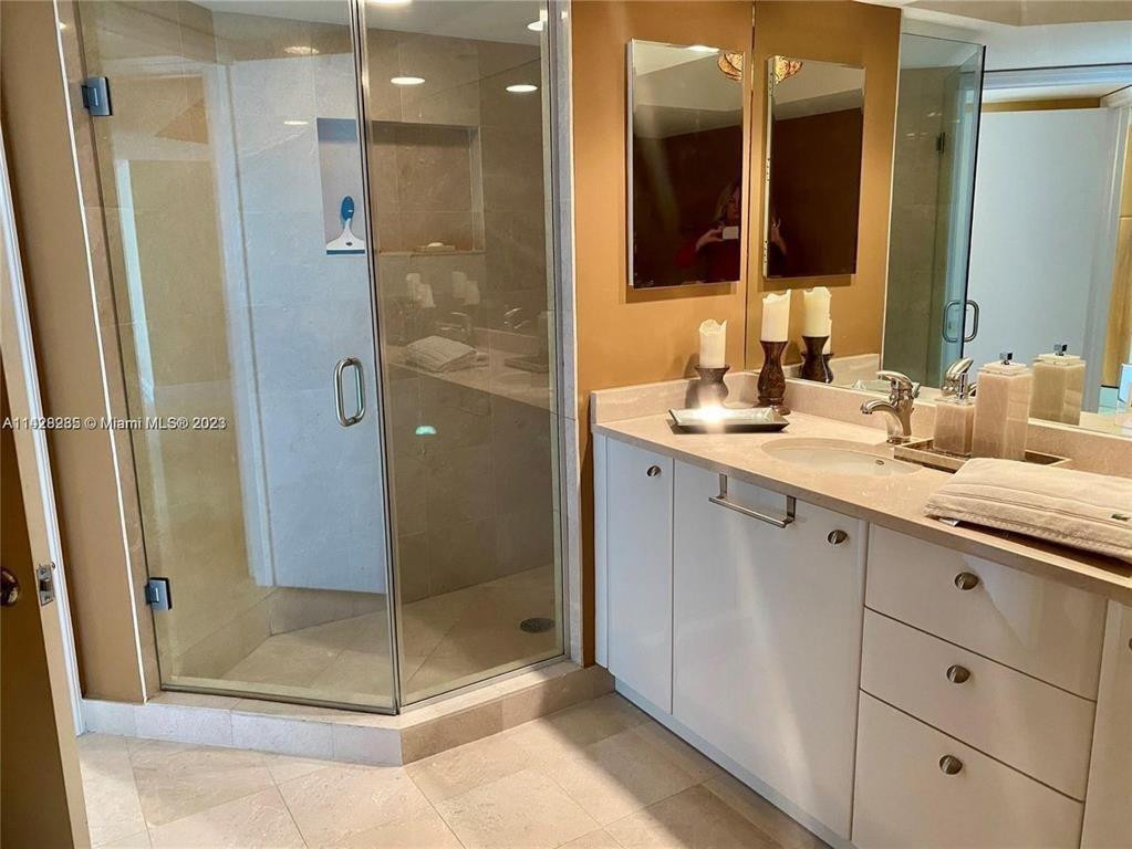 16500 Collins Avenue - Photo 21