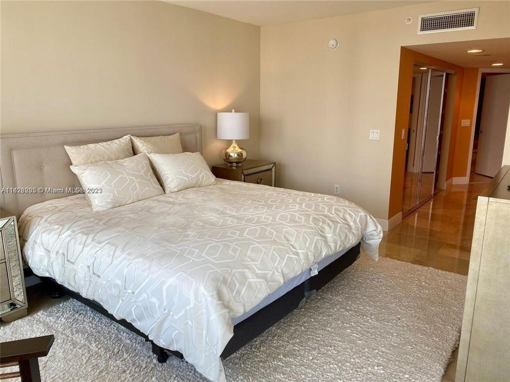16500 Collins Avenue - Photo 17