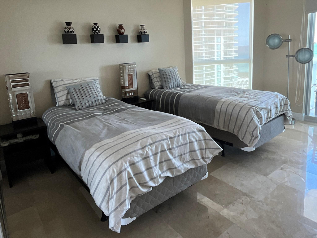 16500 Collins Avenue - Photo 27
