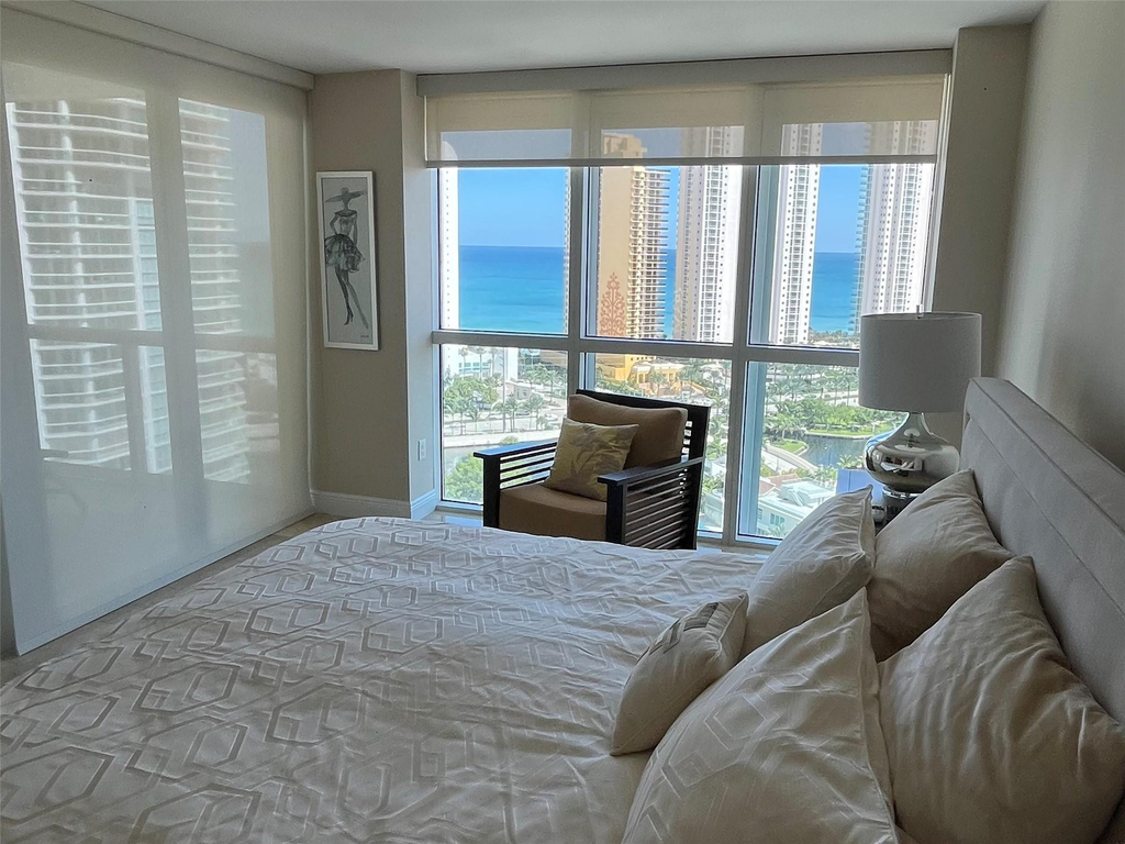 16500 Collins Avenue - Photo 15