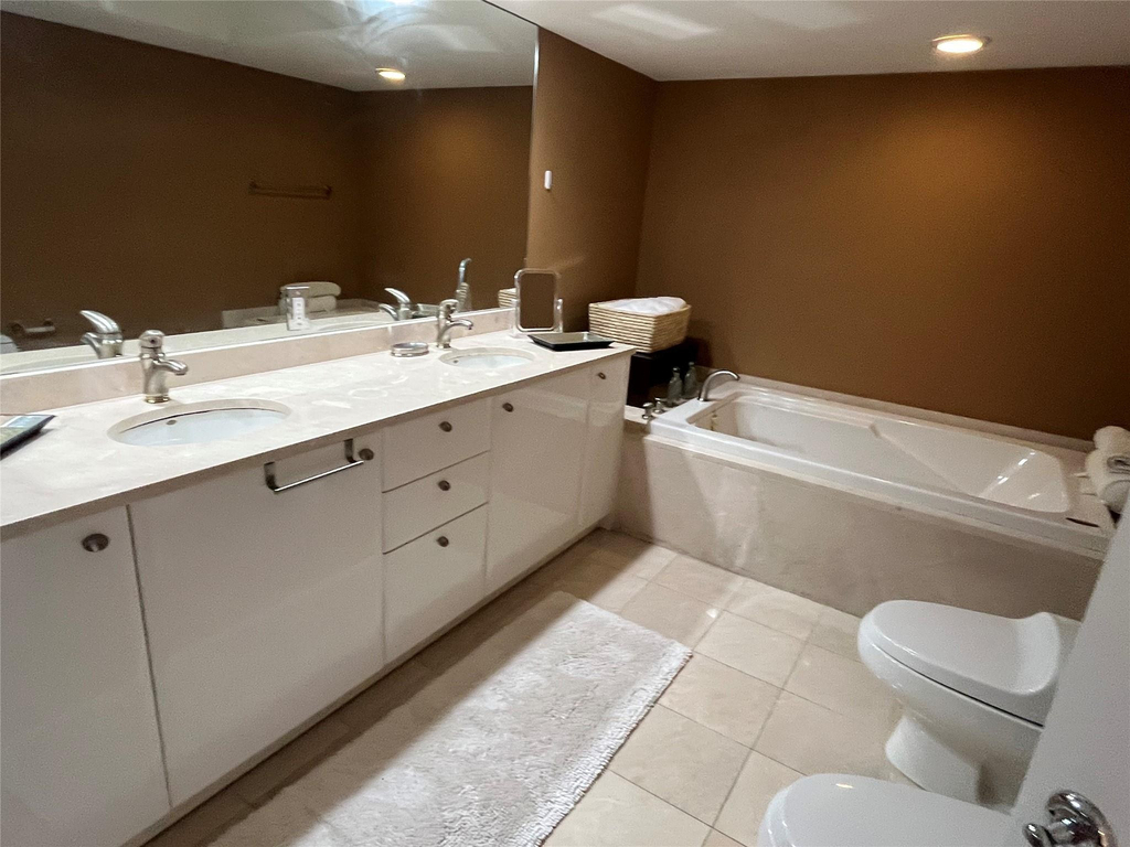 16500 Collins Avenue - Photo 22