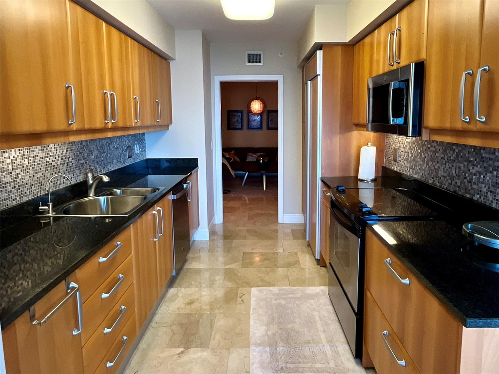 16500 Collins Avenue - Photo 11