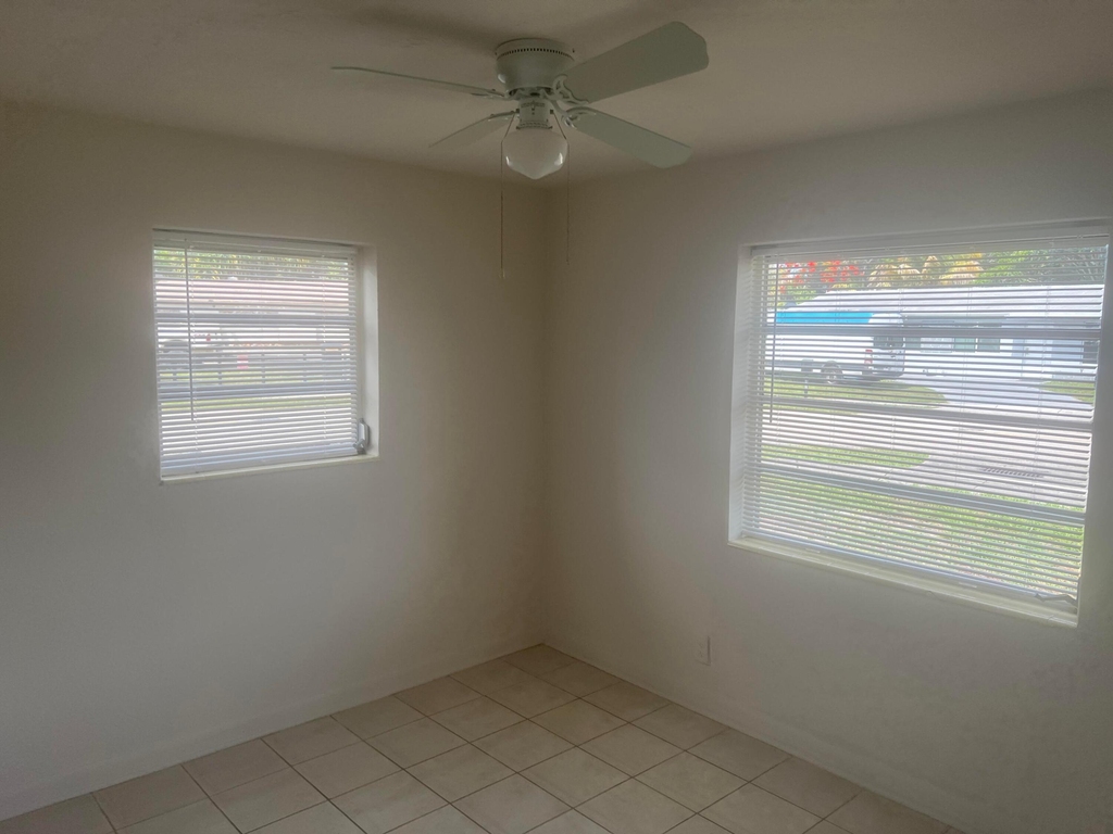 2410 Sw 44th Avenue - Photo 9