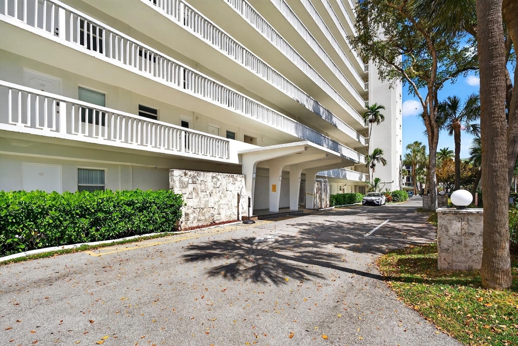 2555 Ne 11th Street - Photo 18