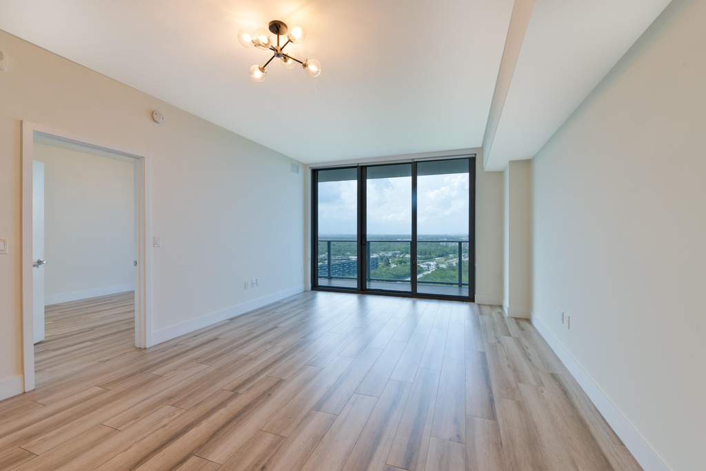 16385 Biscayne Boulevard - Photo 11