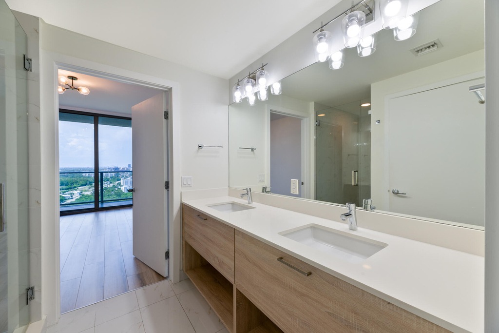 16385 Biscayne Boulevard - Photo 23