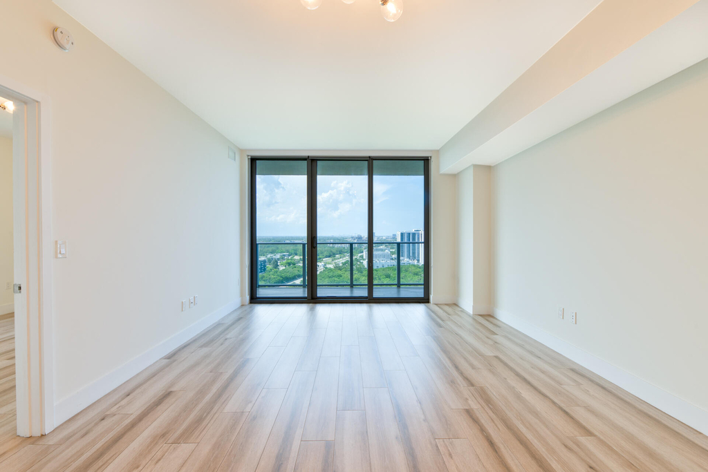 16385 Biscayne Boulevard - Photo 14