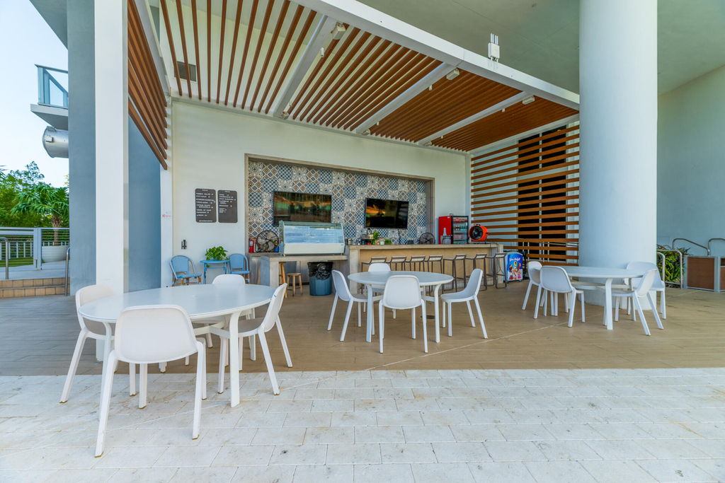 16385 Biscayne Boulevard - Photo 30