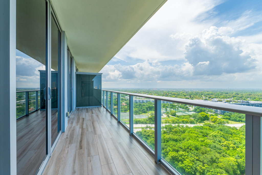 16385 Biscayne Boulevard - Photo 3