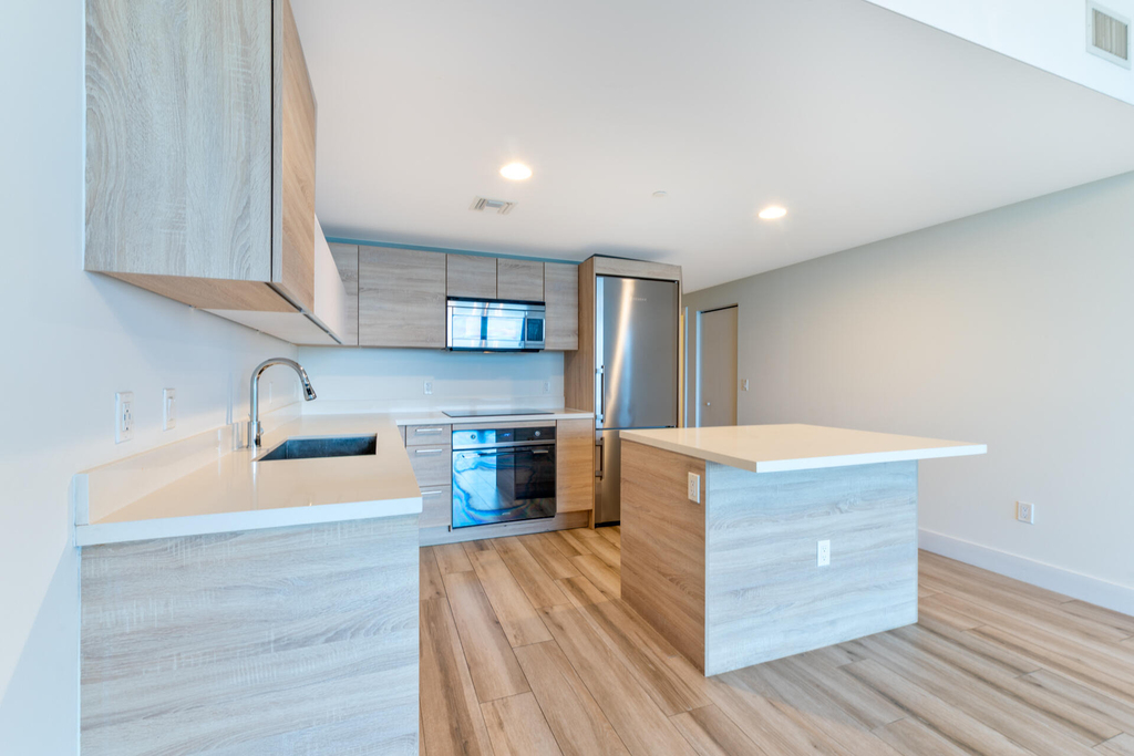 16385 Biscayne Boulevard - Photo 10