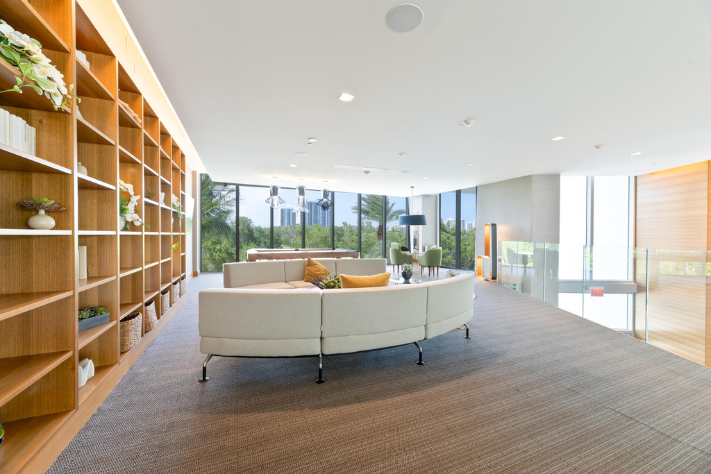 16385 Biscayne Boulevard - Photo 25