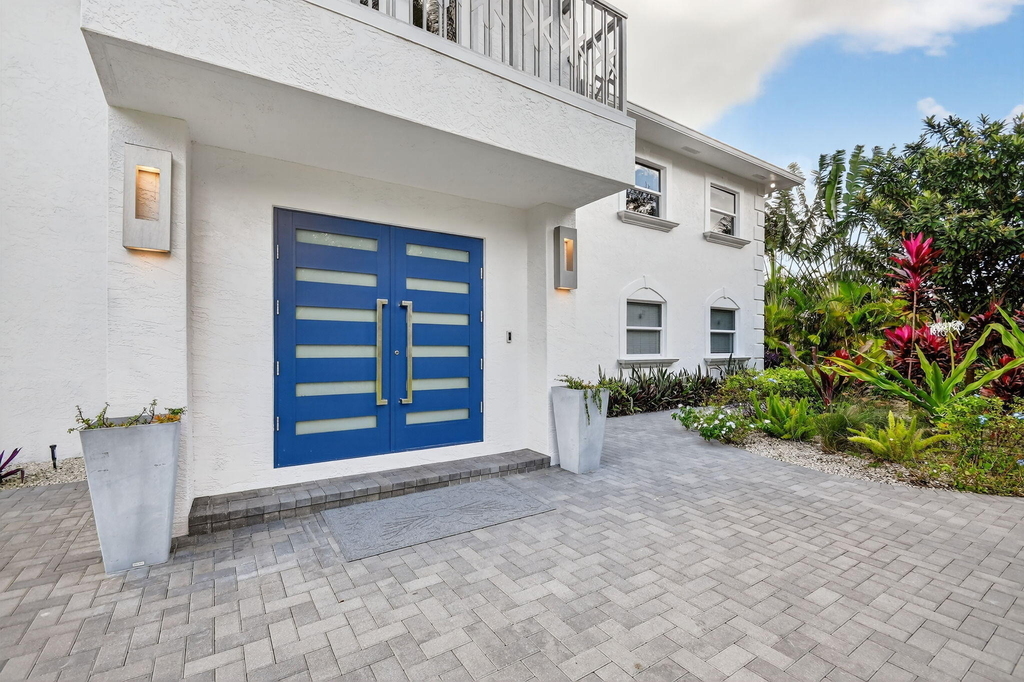 2900 Greenbriar Boulevard - Photo 2