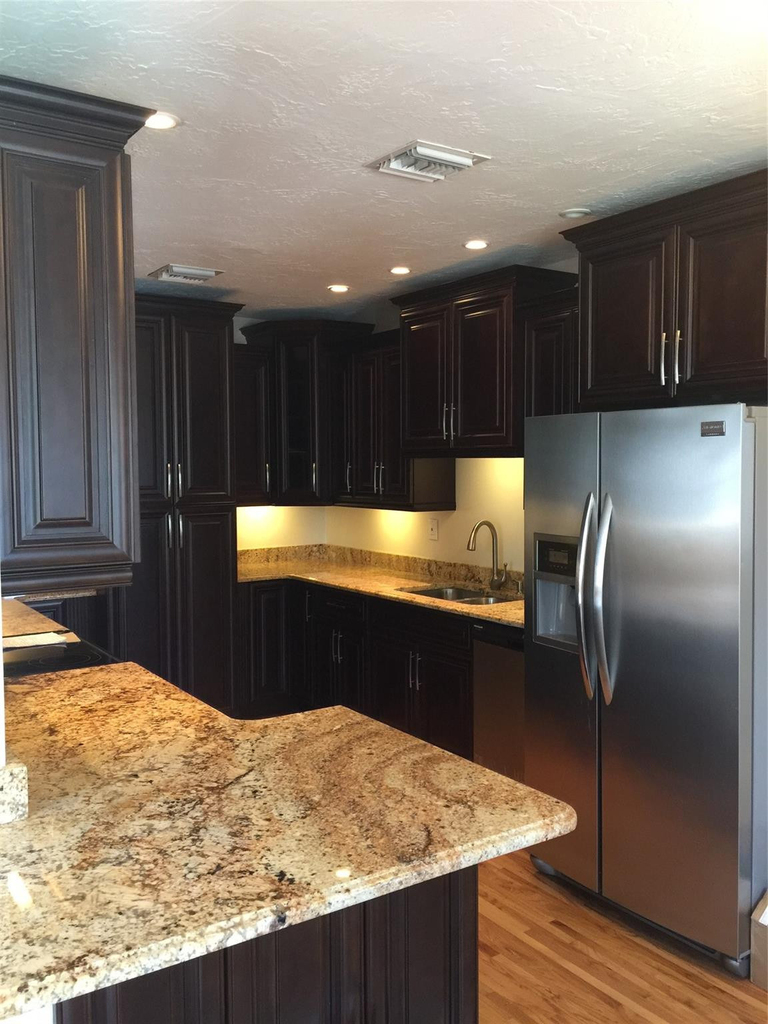 2910 Sw 103rd Place - Photo 2