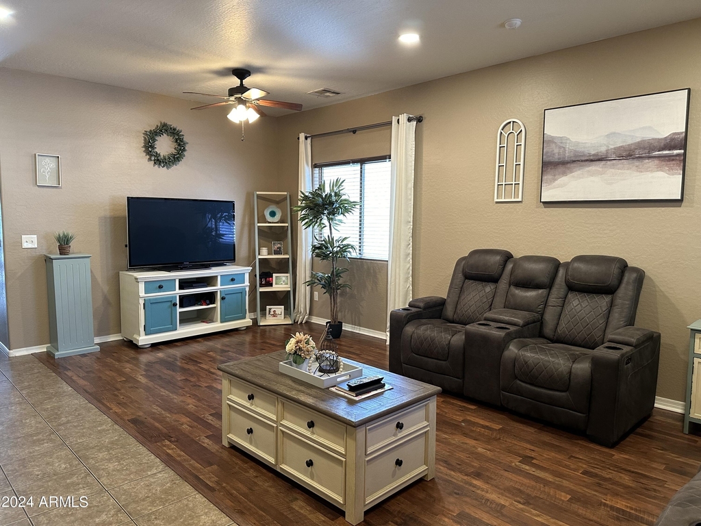 15511 N 170th Lane - Photo 2