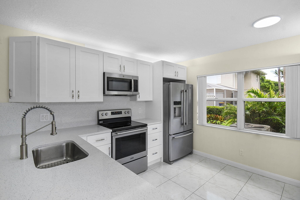 2442 Sw Danbury Lane - Photo 16