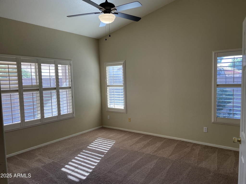 8949 W Kathleen Road - Photo 7