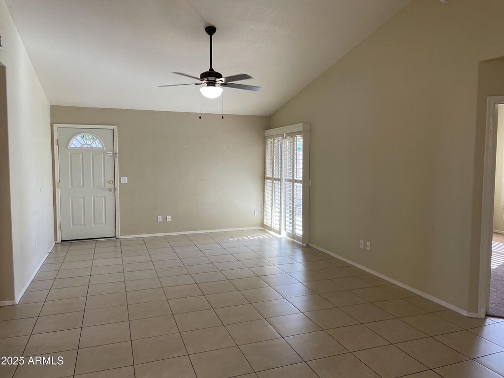 8949 W Kathleen Road - Photo 4