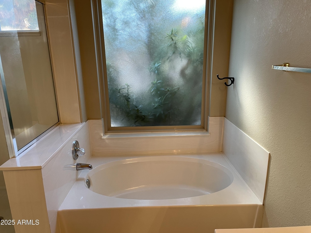 8949 W Kathleen Road - Photo 11