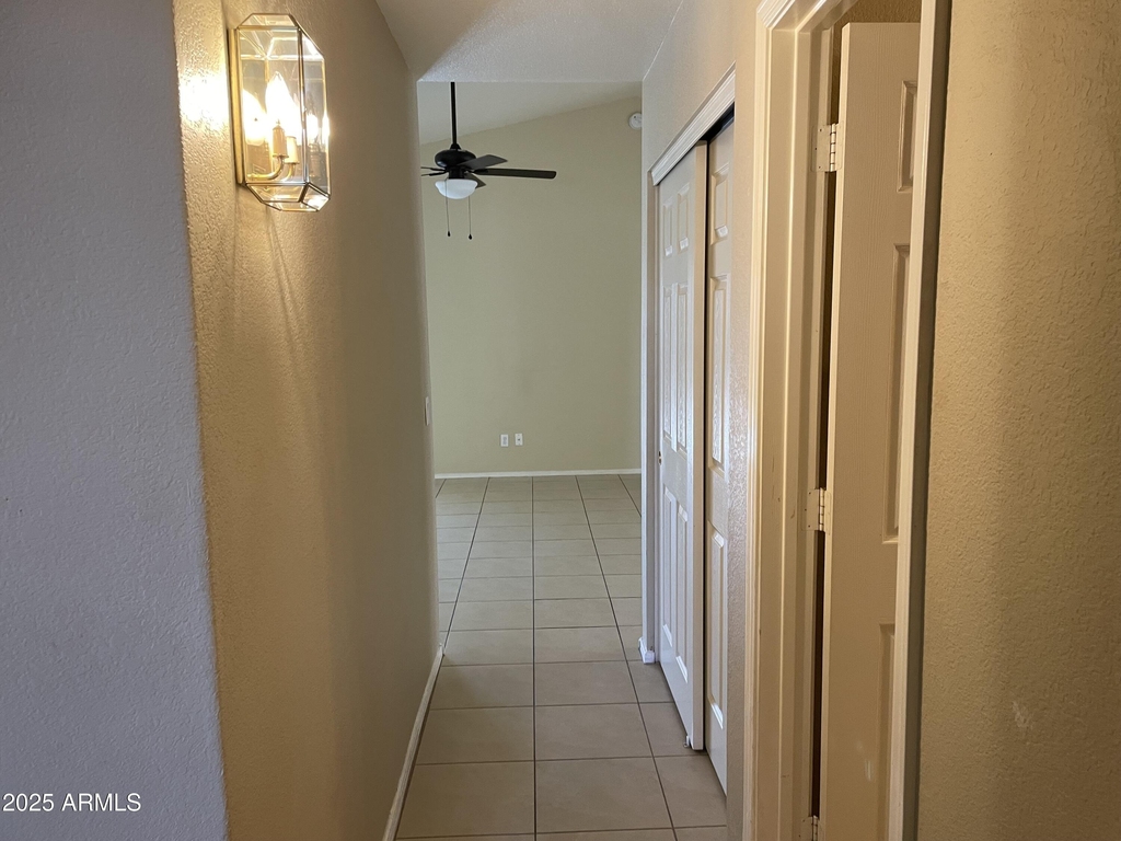 8949 W Kathleen Road - Photo 15