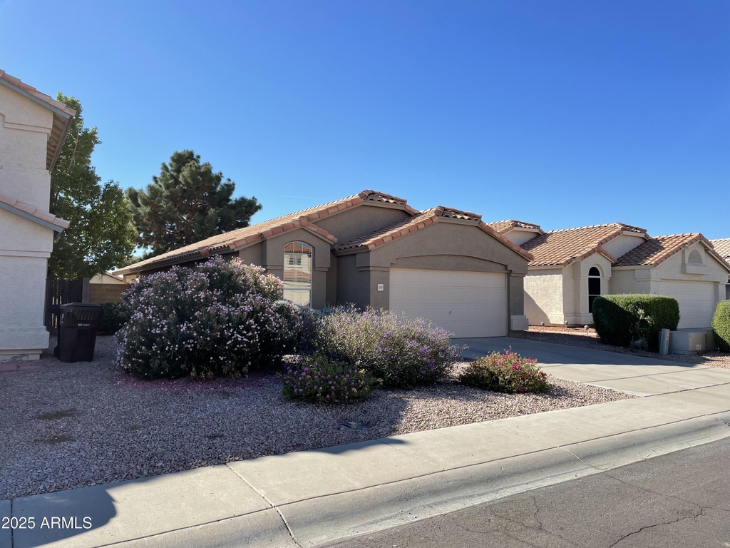 8949 W Kathleen Road - Photo 2