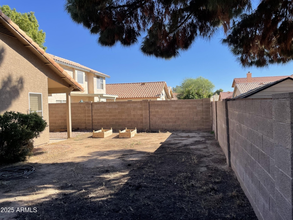 8949 W Kathleen Road - Photo 27