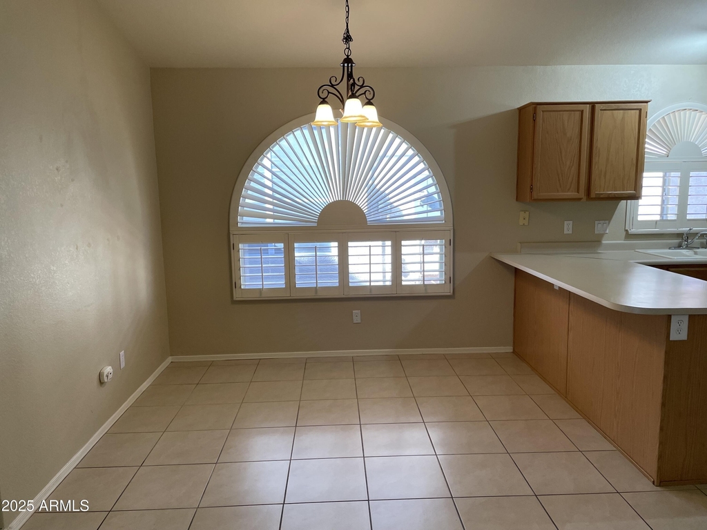 8949 W Kathleen Road - Photo 5