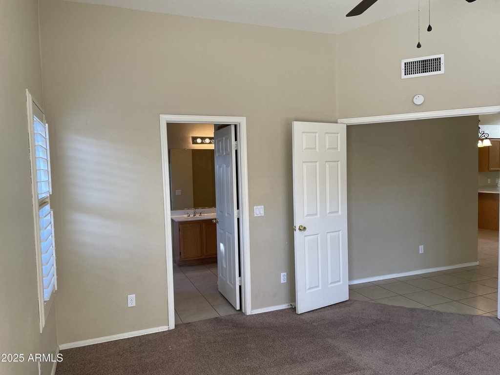 8949 W Kathleen Road - Photo 9