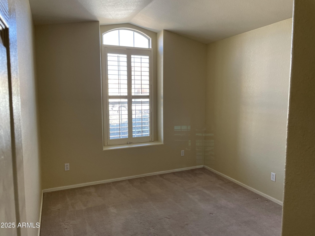 8949 W Kathleen Road - Photo 21