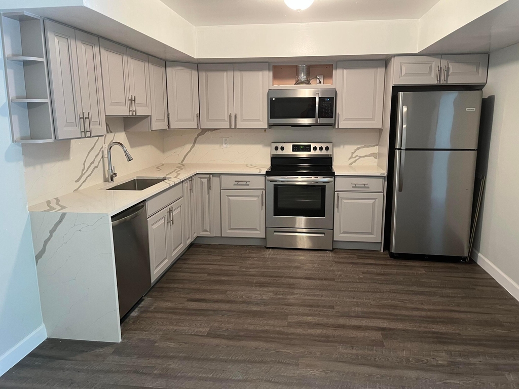 1419 Se 2nd Street - Photo 0