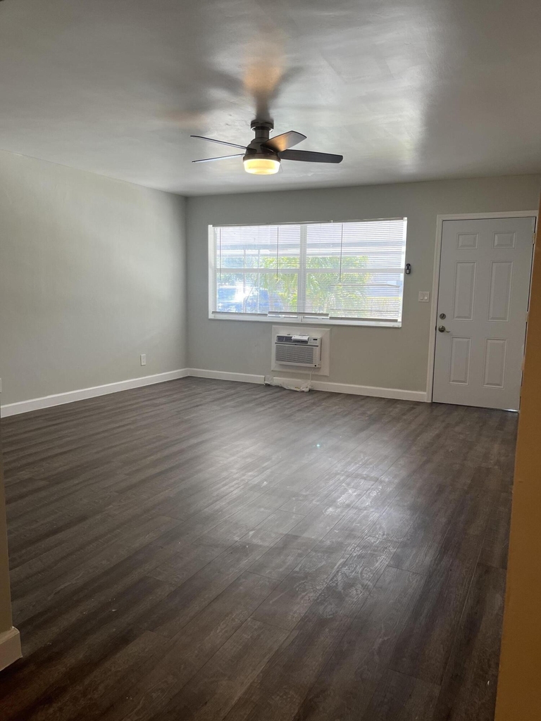 1419 Se 2nd Street - Photo 5