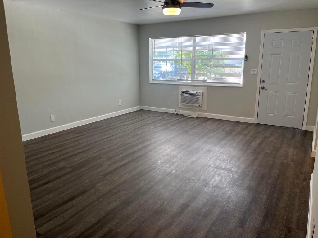 1419 Se 2nd Street - Photo 4