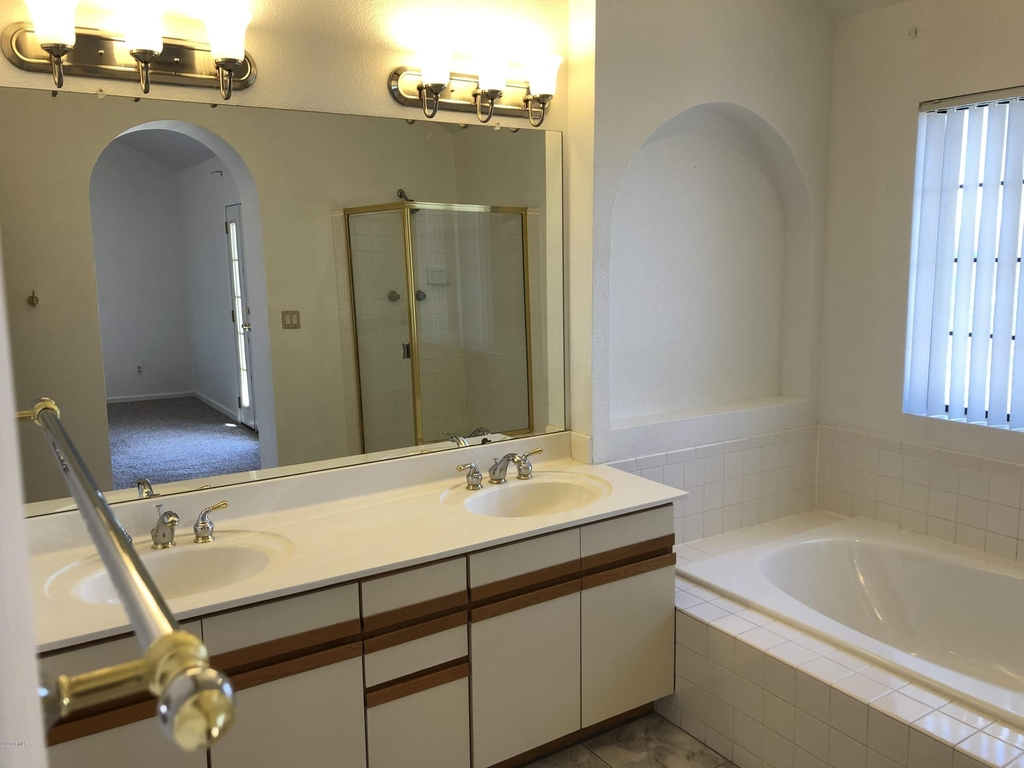 16226 S 37th Way - Photo 27