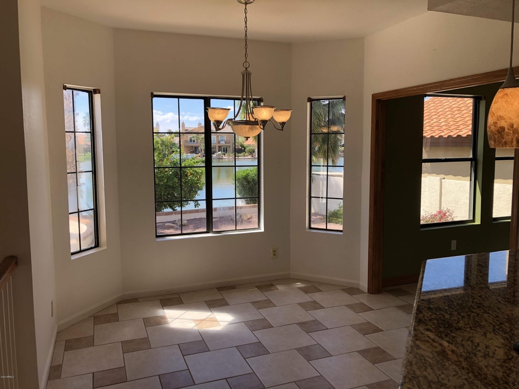 16226 S 37th Way - Photo 9
